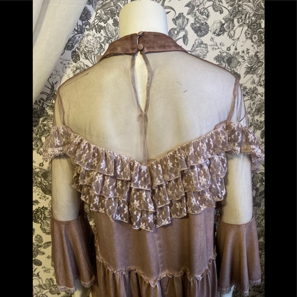 One left! Host pick POL cocoa ruffled babydoll top - Picture 5 of 10